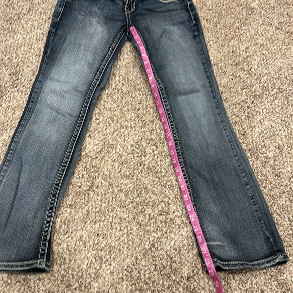 EUC! Maurices Jeans. SZ 3/4 Short - Picture 6 of 9